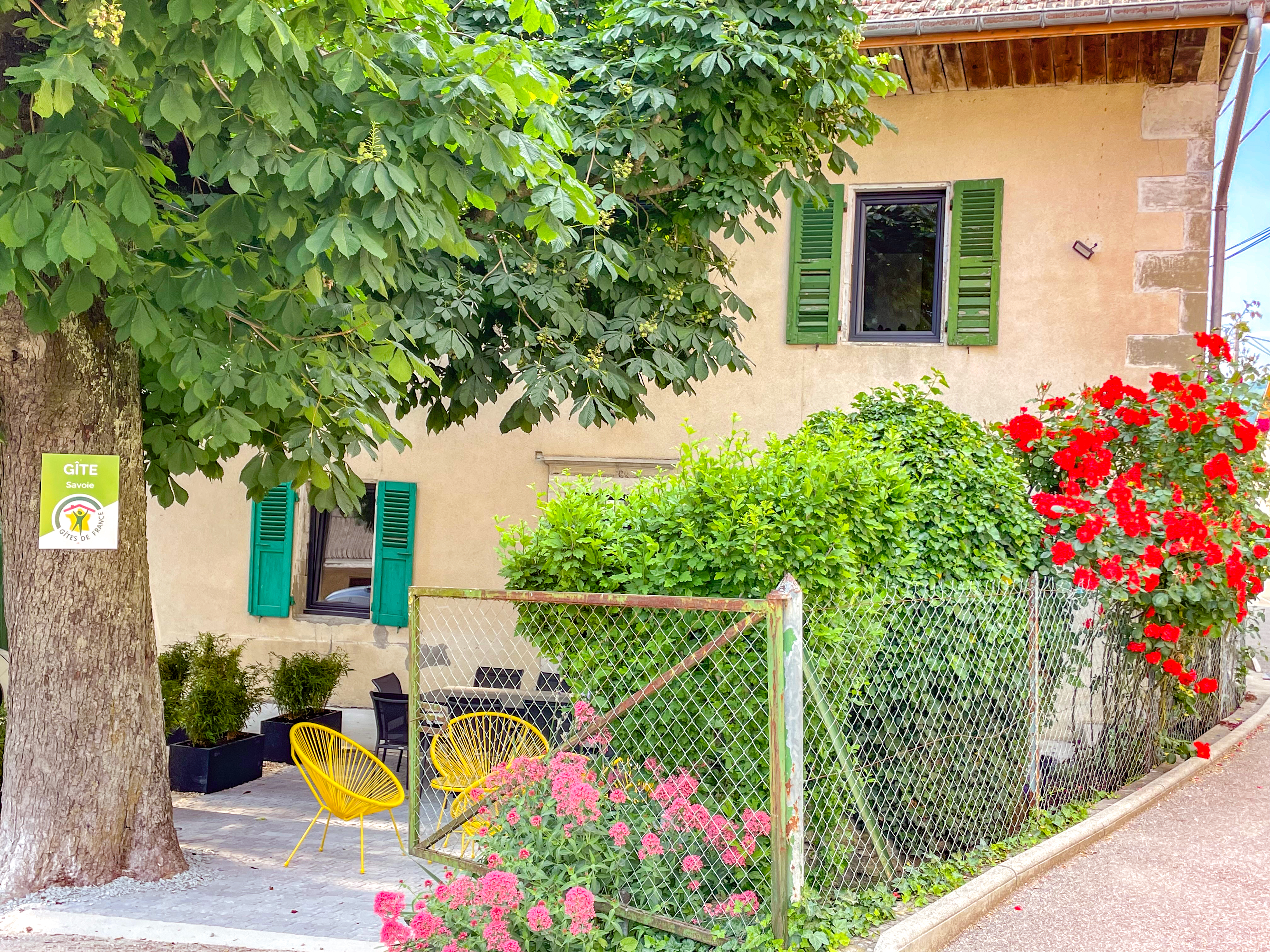 Gite-terrasse-fleurs